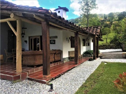 Cortijo o casa de campo en La Ceja, Departamento de Antioquia