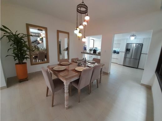 Luxus-Haus in Medellín, Departamento de Antioquia