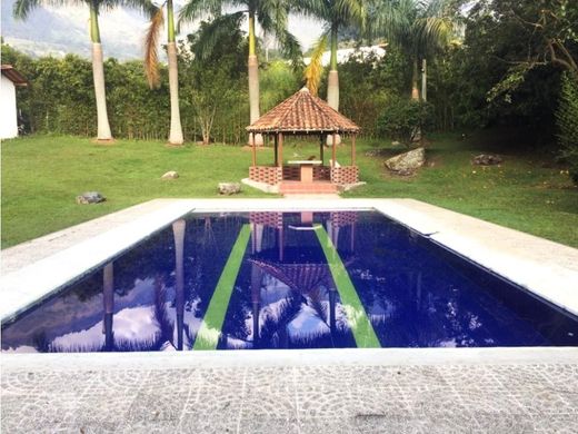 Cortijo o casa de campo en Copacabana, Departamento de Antioquia