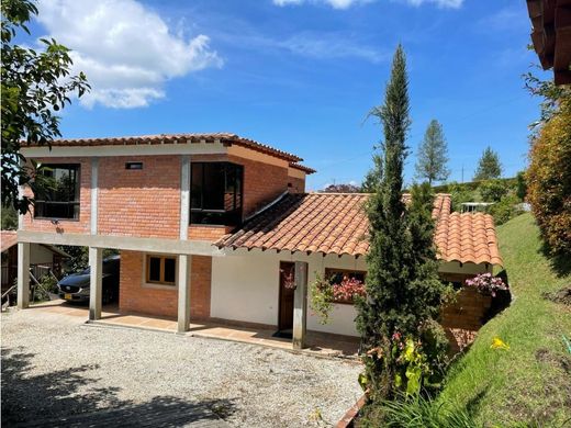 ﻣﻨﺰﻝ ﺭﻳﻔﻲ/ ﺑﻴﺖ ﻤﺰﺭﻋﺔ ﻓﻲ San Vicente, San Vicente Ferrer