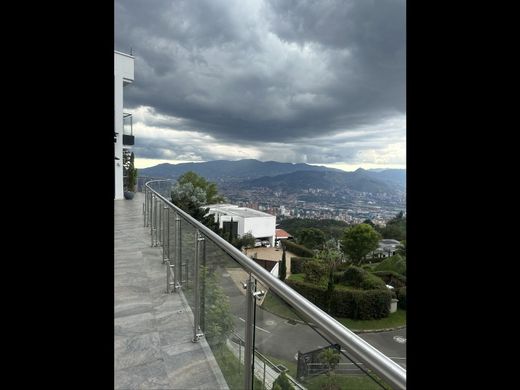 컨트리하우스 / 메데인, Medellín