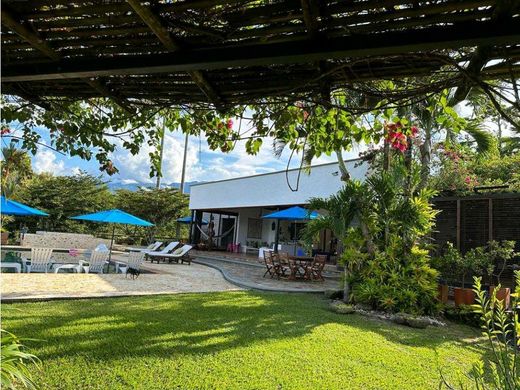 ‏בתים כפריים או חוות ב  La Pintada, Departamento de Antioquia