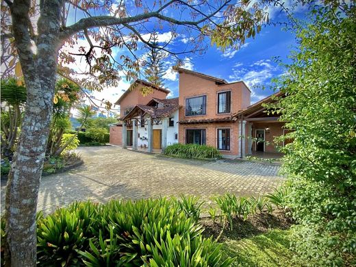 منزل ريفي ﻓﻲ Guarne, Departamento de Antioquia