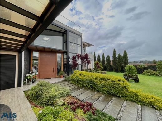 منزل ﻓﻲ Envigado, Departamento de Antioquia