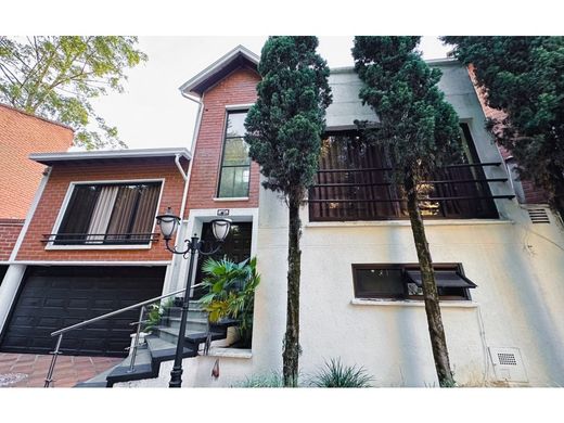 Πολυτελή κατοικία σε Μεδεγίν, Medellín