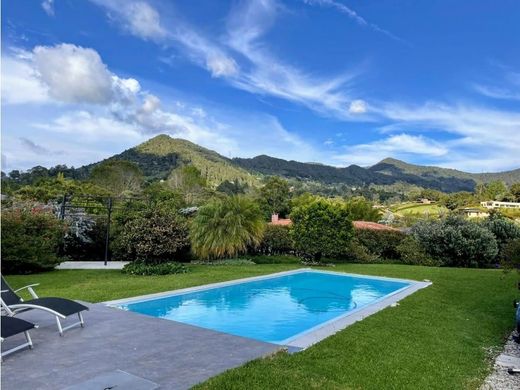 컨트리하우스 / La Ceja, Departamento de Antioquia