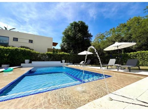 Luxury home in Girardot City, Girardot