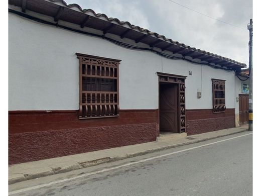 토지 / La Ceja, Departamento de Antioquia