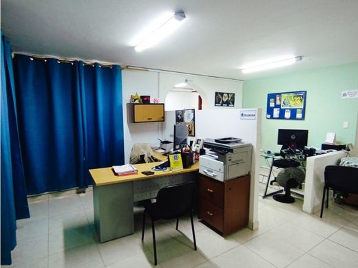 Πολυτελή κατοικία σε Μεδεγίν, Medellín