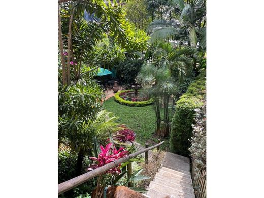 Πολυτελή κατοικία σε Μεδεγίν, Medellín