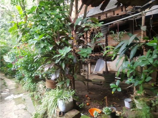 Участок, Envigado, Departamento de Antioquia