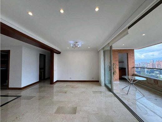 Apartment / Etagenwohnung in Medellín, Departamento de Antioquia