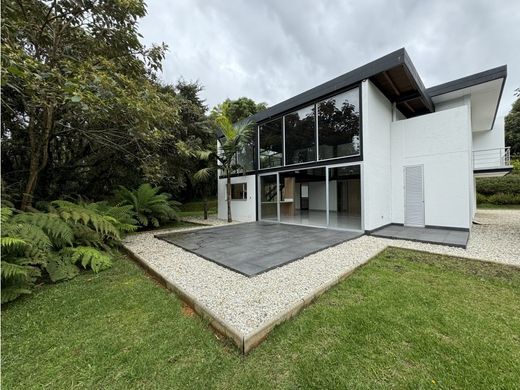 منزل ريفي ﻓﻲ Envigado, Departamento de Antioquia