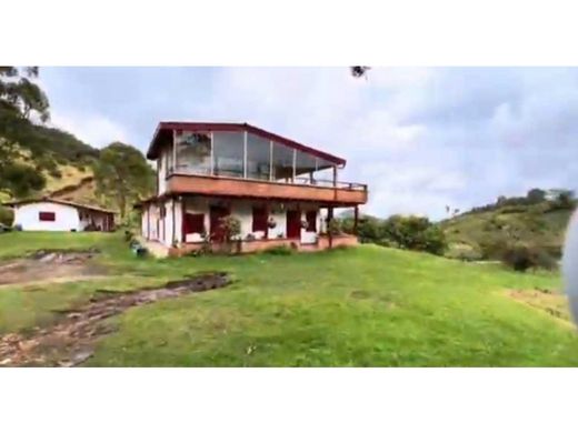 Ρουστίκ ή αγροικία σε Retiro, Departamento de Antioquia