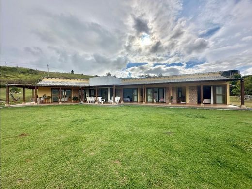 Ρουστίκ ή αγροικία σε Cali, Departamento del Valle del Cauca