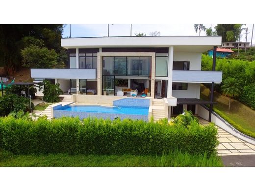 컨트리하우스 / Armenia, Quindío Department