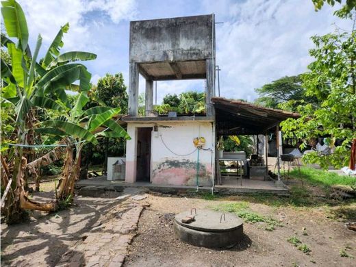 Farmhouse in Bugalagrande, Departamento del Valle del Cauca