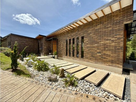 Casa de lujo en Retiro, Departamento de Antioquia