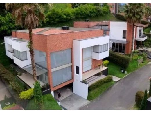 Maison de luxe à Sabaneta, La Estrella