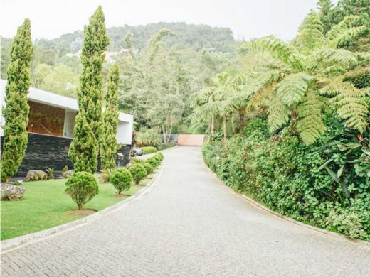 Загородный Дом, Медельин, Medellín