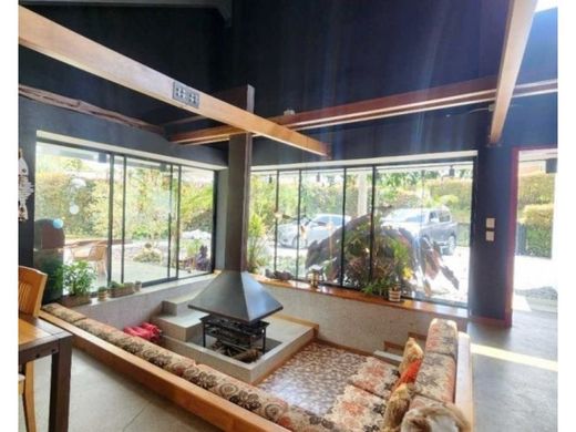 منزل ﻓﻲ Envigado, Departamento de Antioquia