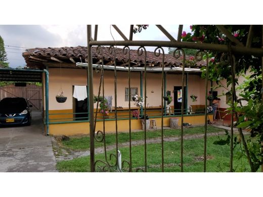 Farmhouse in Calarcá, Calarca