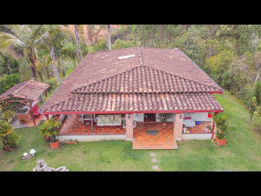 Quinta rústica - Guarne, Departamento de Antioquia