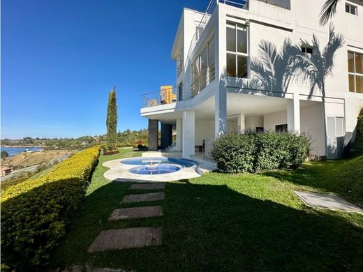 컨트리하우스 / El Peñol, Yarumal