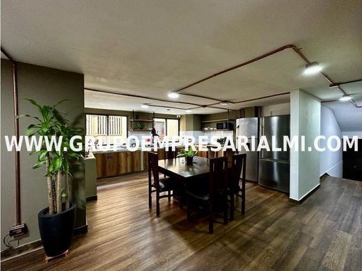 Apartment / Etagenwohnung in Medellín, Departamento de Antioquia