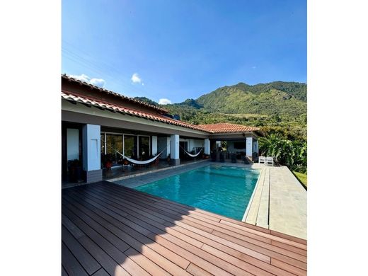 郊区住宅  Bello, Departamento de Antioquia