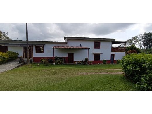 ‏בתים כפריים או חוות ב  Montenegro, Quindío Department