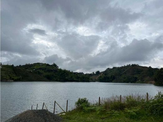 토지 / Guatapé, Departamento de Antioquia