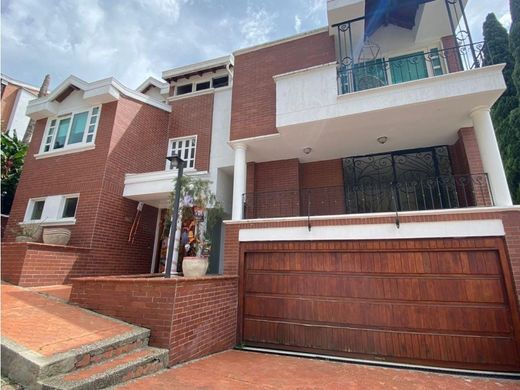 호화 저택 / 메데인, Medellín