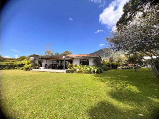 Farmhouse in Carmen de Viboral, El Carmen de Viboral