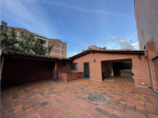 호화 저택 / 메데인, Medellín