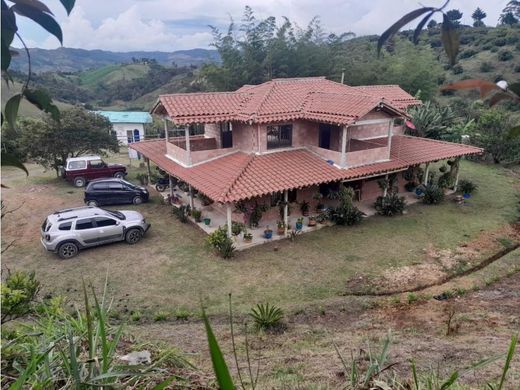Quinta rústica - Marinilla, Departamento de Antioquia