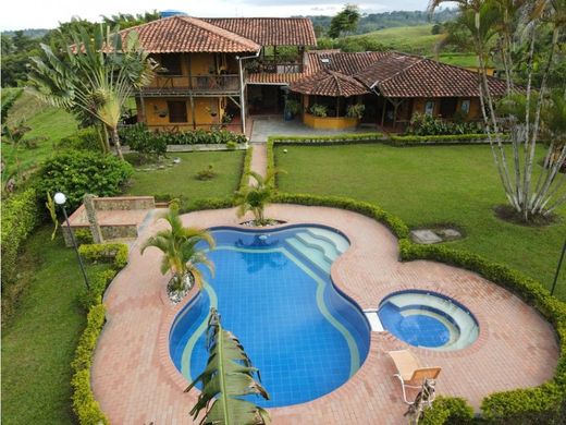 Gutshaus oder Landhaus in Circasia, Quindío Department