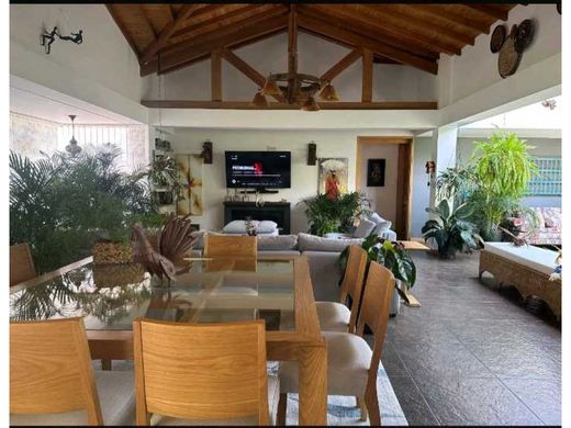 컨트리하우스 / La Ceja, Departamento de Antioquia