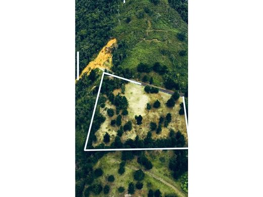 Terreno a Medellín, Departamento de Antioquia