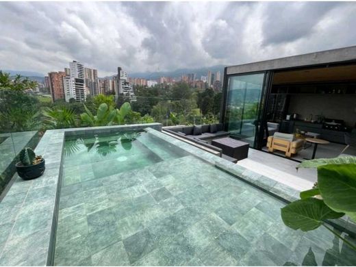بنتهاوس ﻓﻲ ميديلين, Medellín