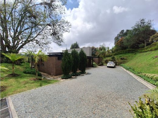 منزل ريفي ﻓﻲ Envigado, Departamento de Antioquia