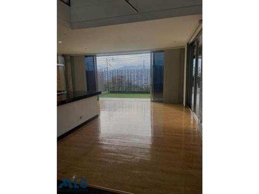 منزل ﻓﻲ Envigado, Departamento de Antioquia