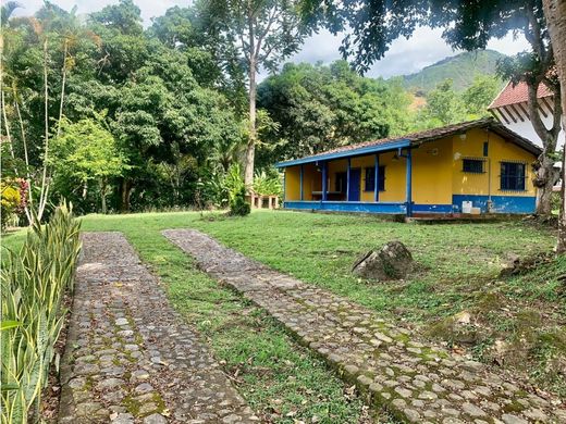 أرض ﻓﻲ San Jerónimo, Departamento de Antioquia