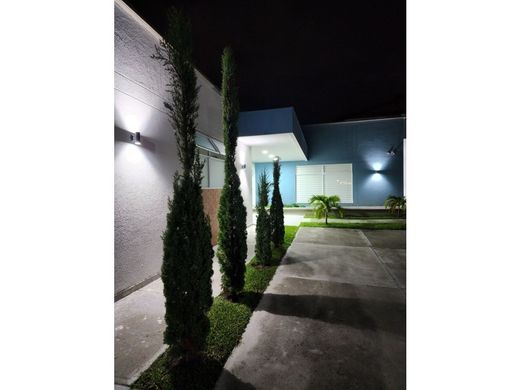 郊区住宅  Pereira, Departamento de Risaralda