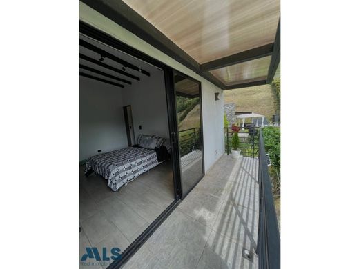 Lüks ev Sabaneta, La Estrella