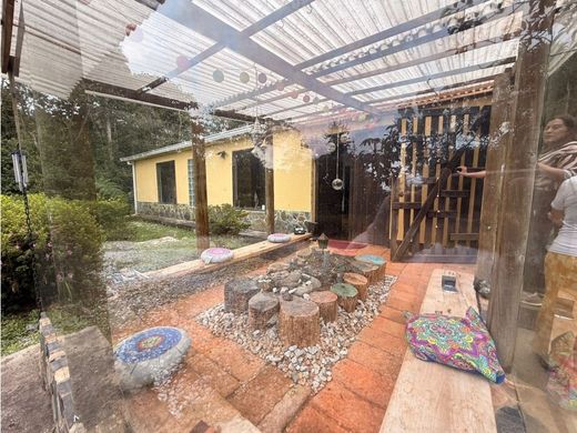 Cortijo o casa de campo en Santa Helena, Medellín