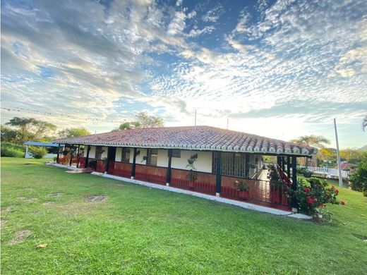 Fusagasugá, Departamento de Cundinamarcaのカントリー風またはファームハウス