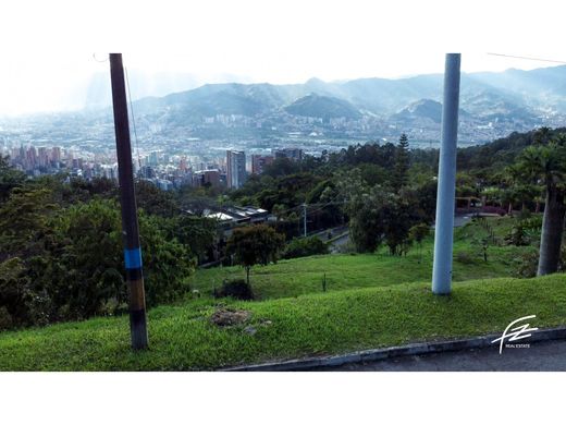‏קרקע ב  מדיין
, Medellín