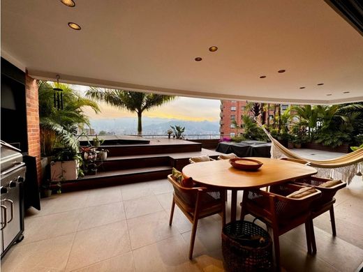 Apartment / Etagenwohnung in Medellín, Departamento de Antioquia