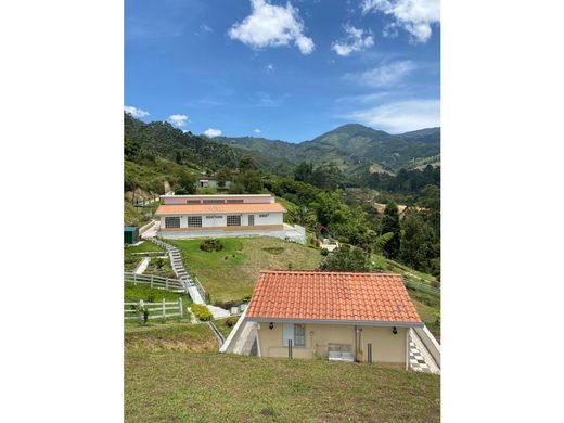 Загородный Дом, Кальдас, Caldas